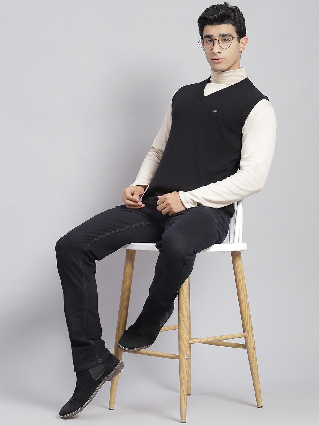 Buy Men Black Solid V Neck Sleeveless Sweaters Pullovers Online in