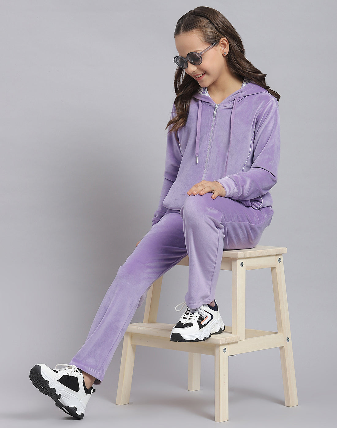 Buy Girls Purple Solid Hooded Full Sleeve Tracksuit Online in India - Monte  Carlo
