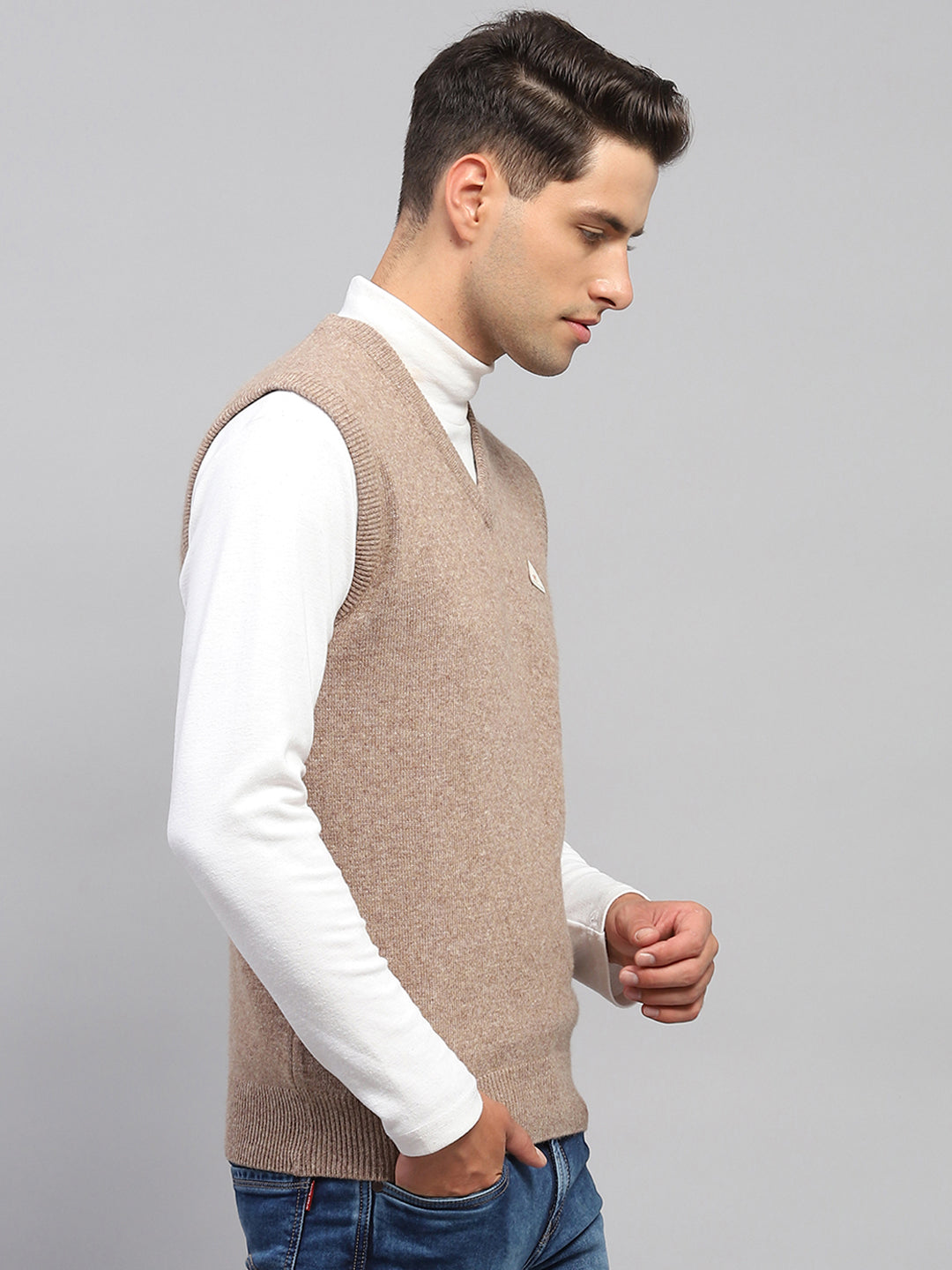 Men Brown Solid V Neck Sleeveless Sweater