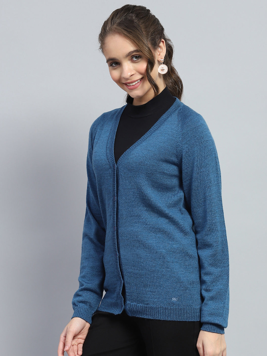 Women Blue Solid V Neck Full Sleeve Cardigan