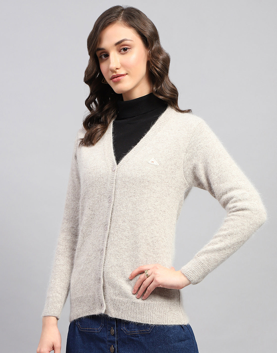 Women Beige Solid V Neck Full Sleeve Cardigan