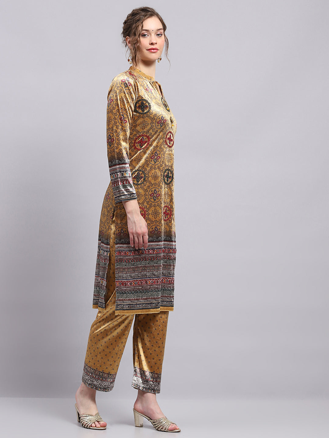 Women Yellow Printed Round Neck Full Sleeve Kurti Set with Stole