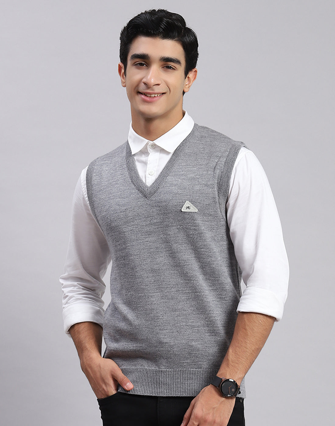 Men Grey Solid V Neck Sleeveless Sweater