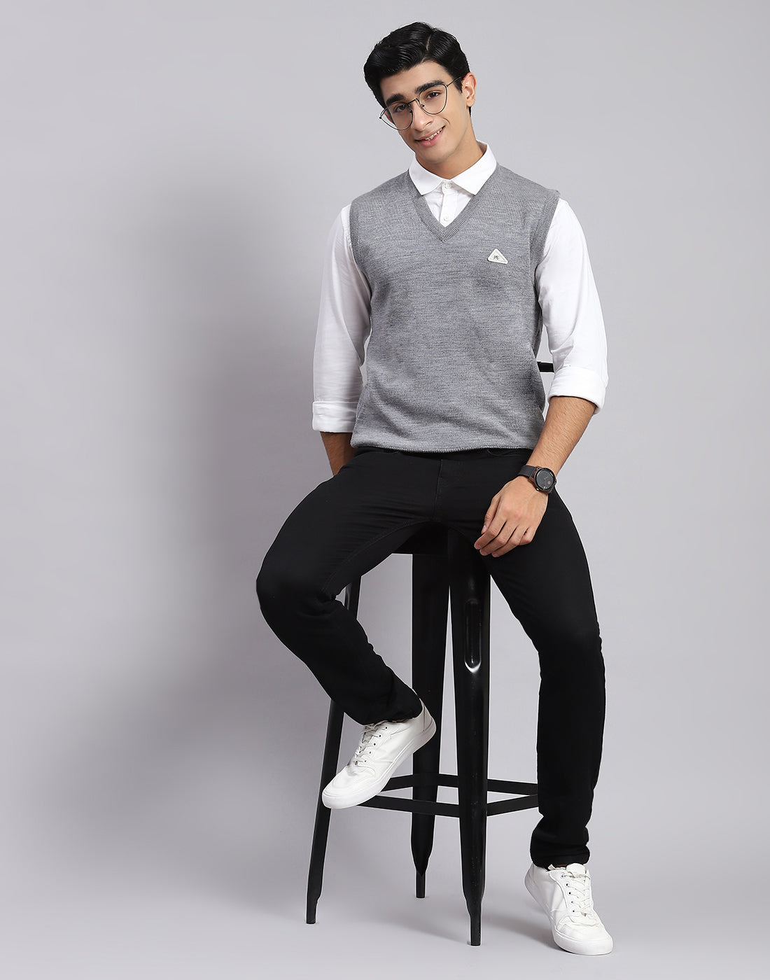 Men Grey Solid V Neck Sleeveless Sweater