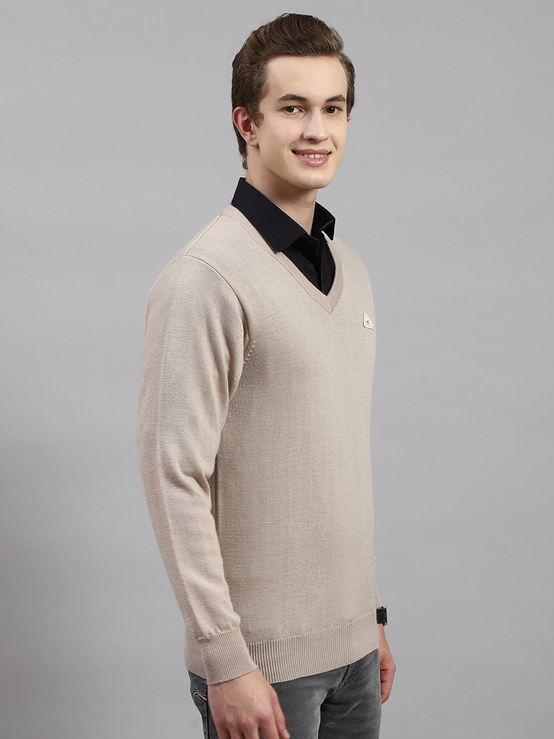 Men Beige Solid V Neck Full Sleeve Pullover