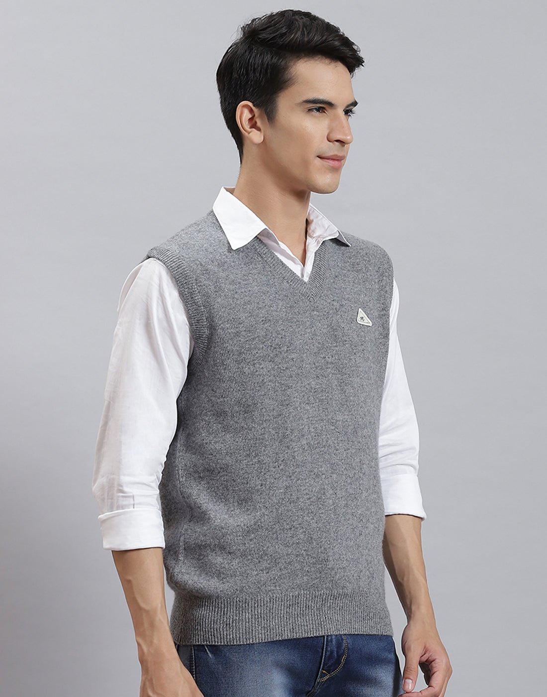 Men Grey Solid V Neck Sleeveless Sweater