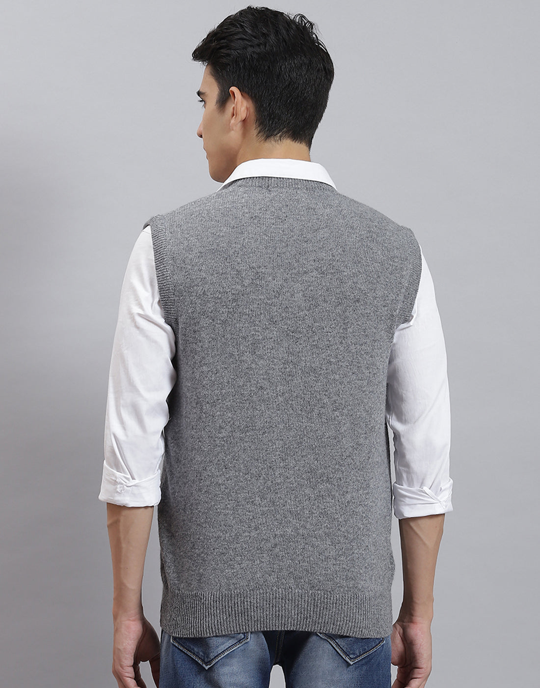 Men Grey Solid V Neck Sleeveless Sweater