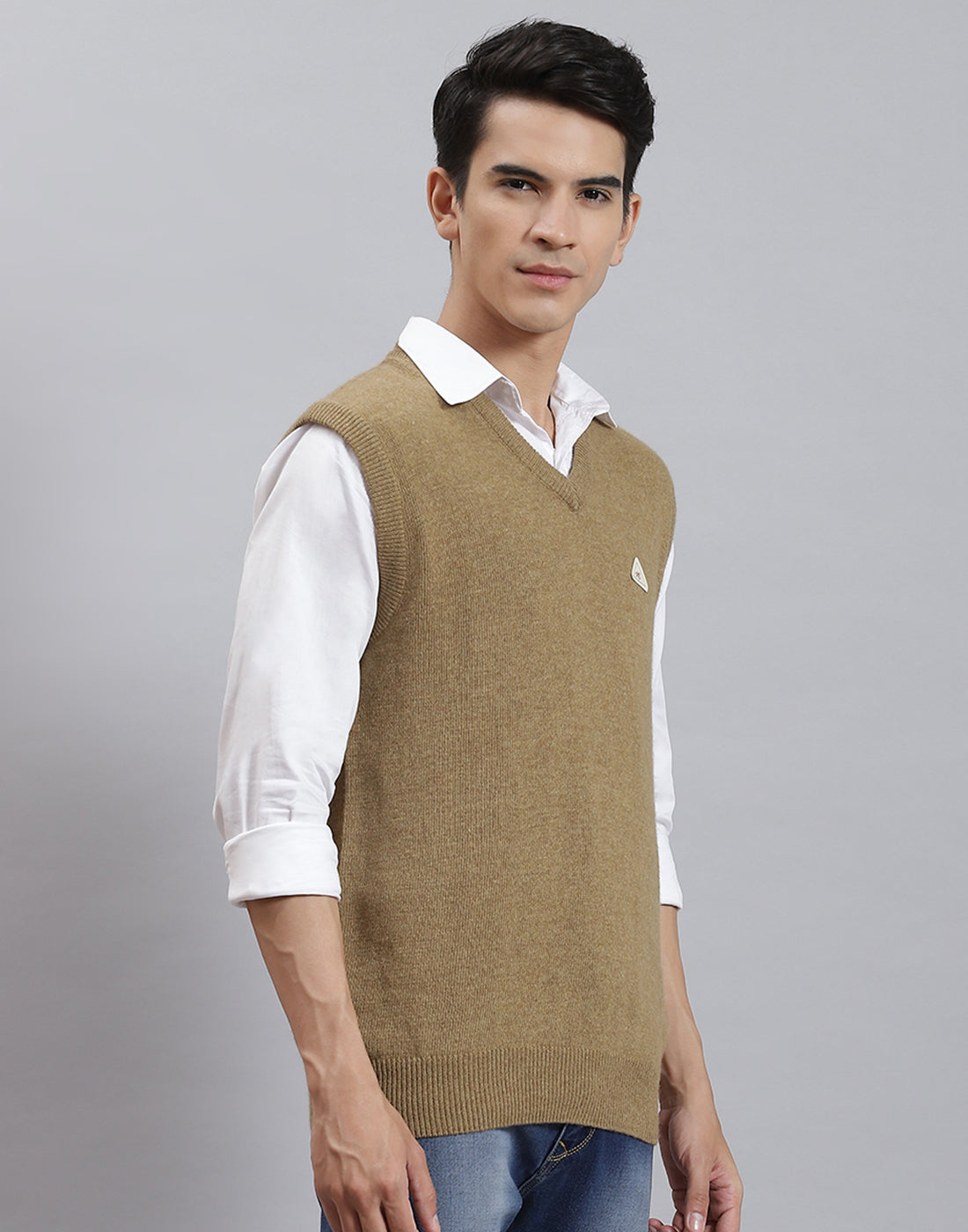 Men Brown Solid V Neck Sleeveless Sweater