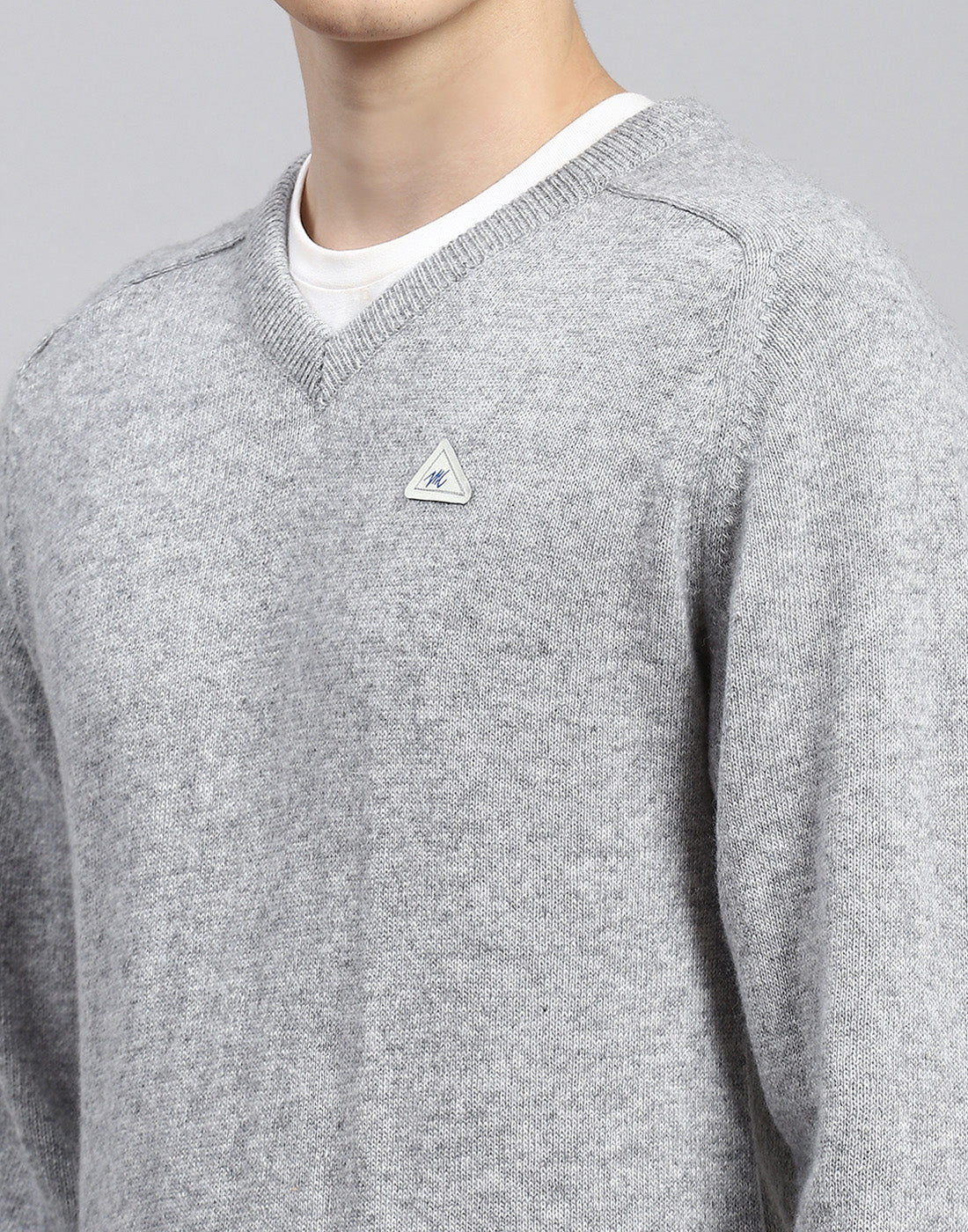 Men Grey Solid V Neck Full Sleeve Pullover