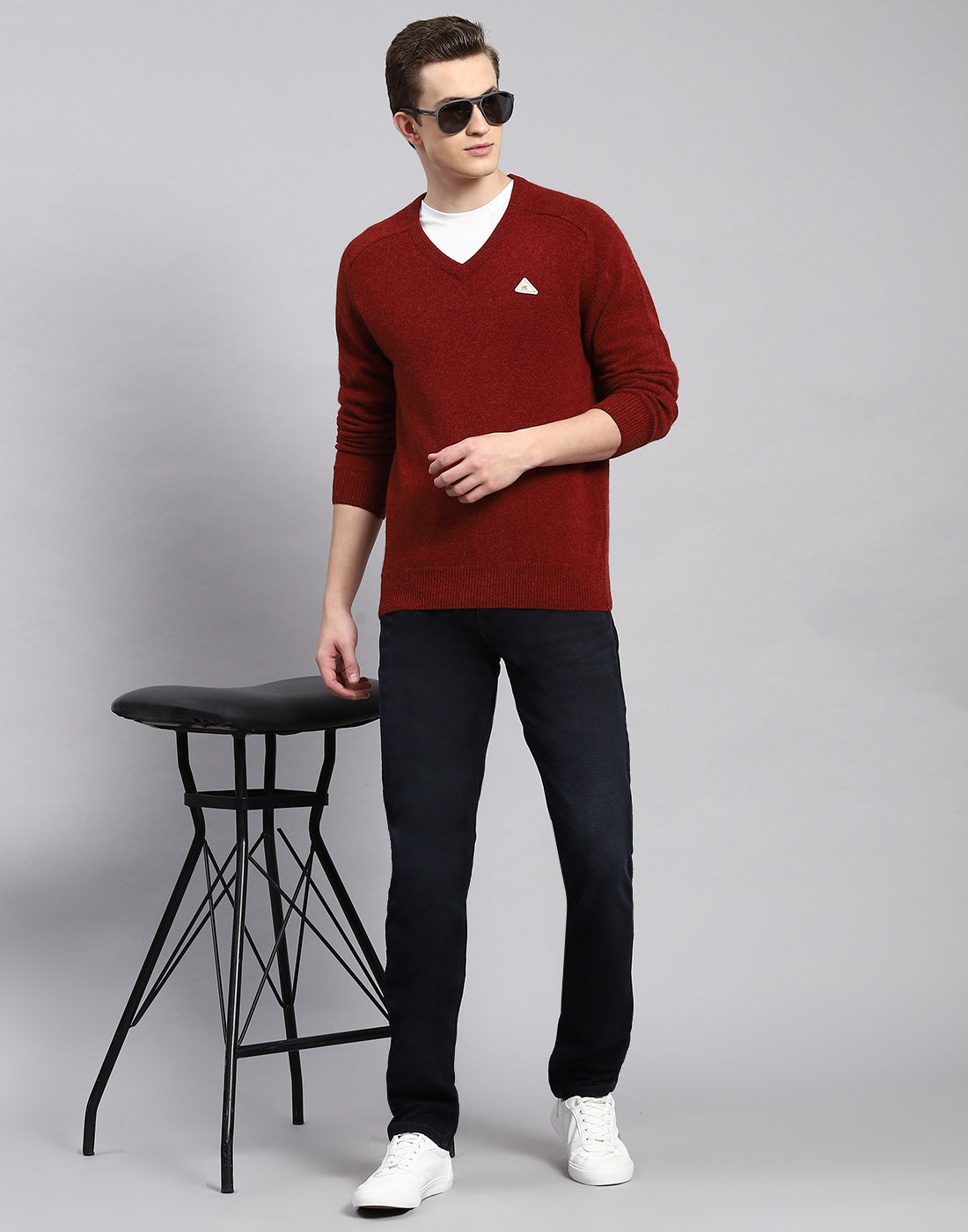 Men Maroon Solid V Neck Full Sleeve Pullover