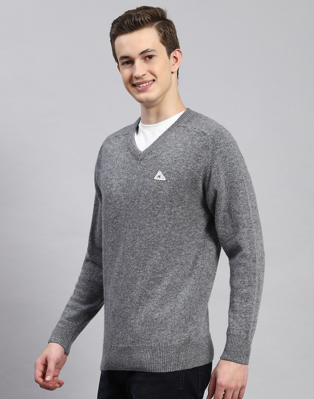 Men Grey Solid V Neck Full Sleeve Pullover