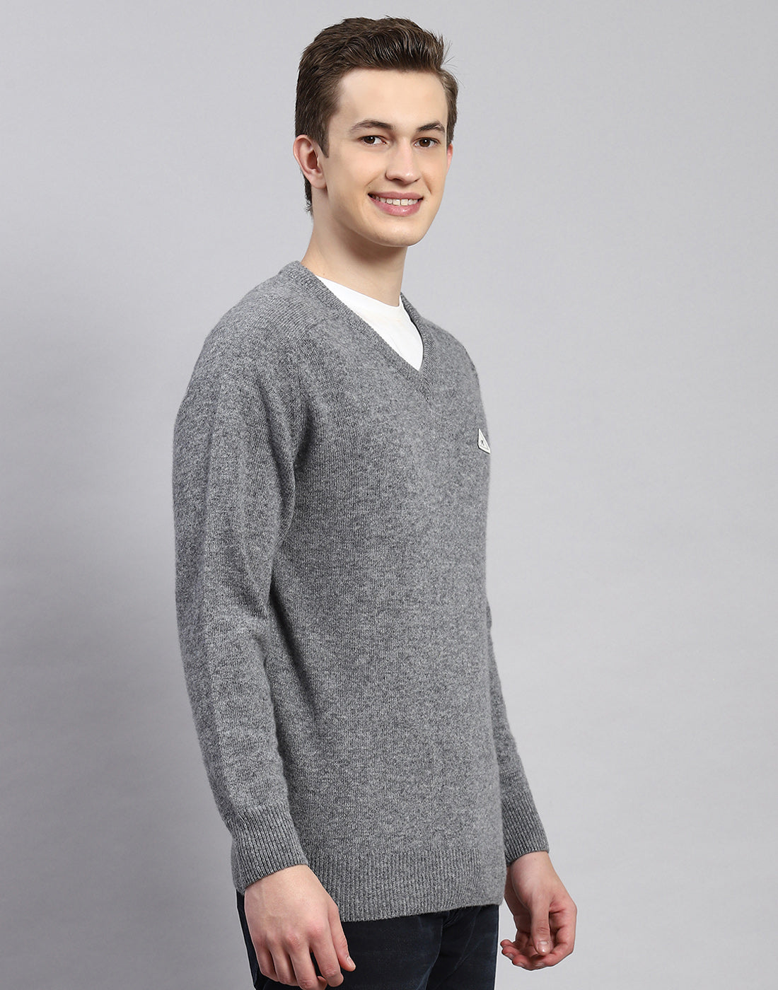 Men Grey Solid V Neck Full Sleeve Pullover