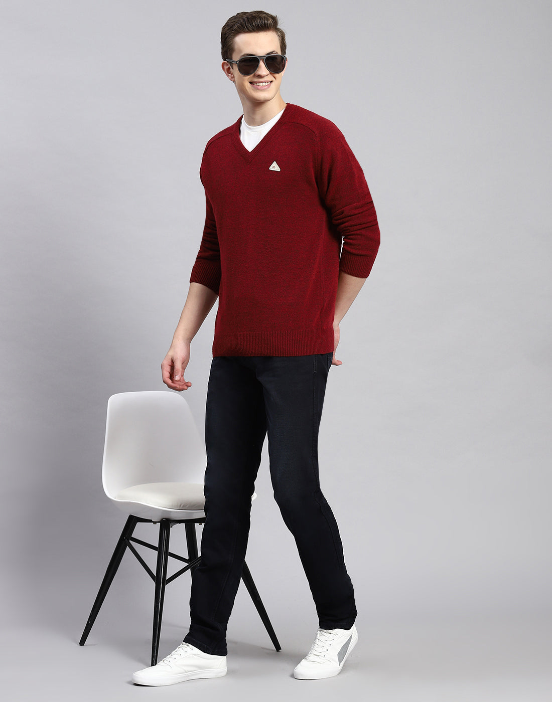 Men Maroon Solid V Neck Full Sleeve Pullover