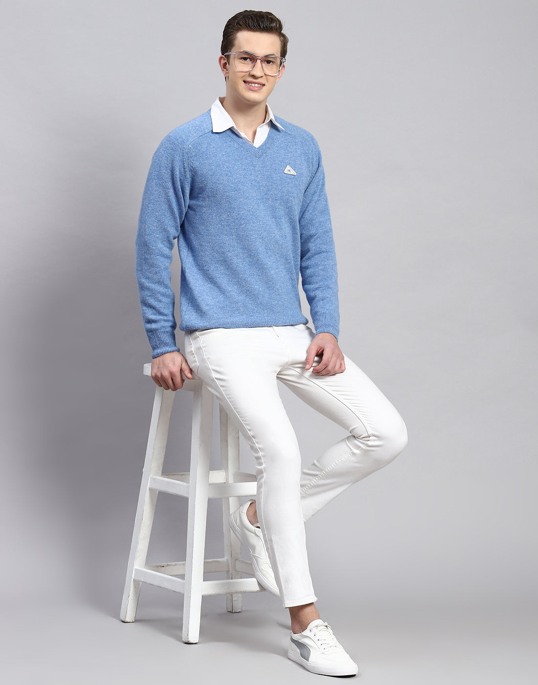 Men Blue Solid V Neck Full Sleeve Pullover