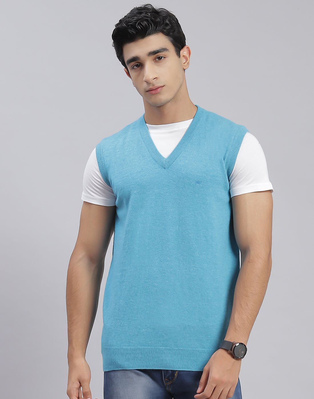 Men Blue Solid V Neck Sleeveless Pullover