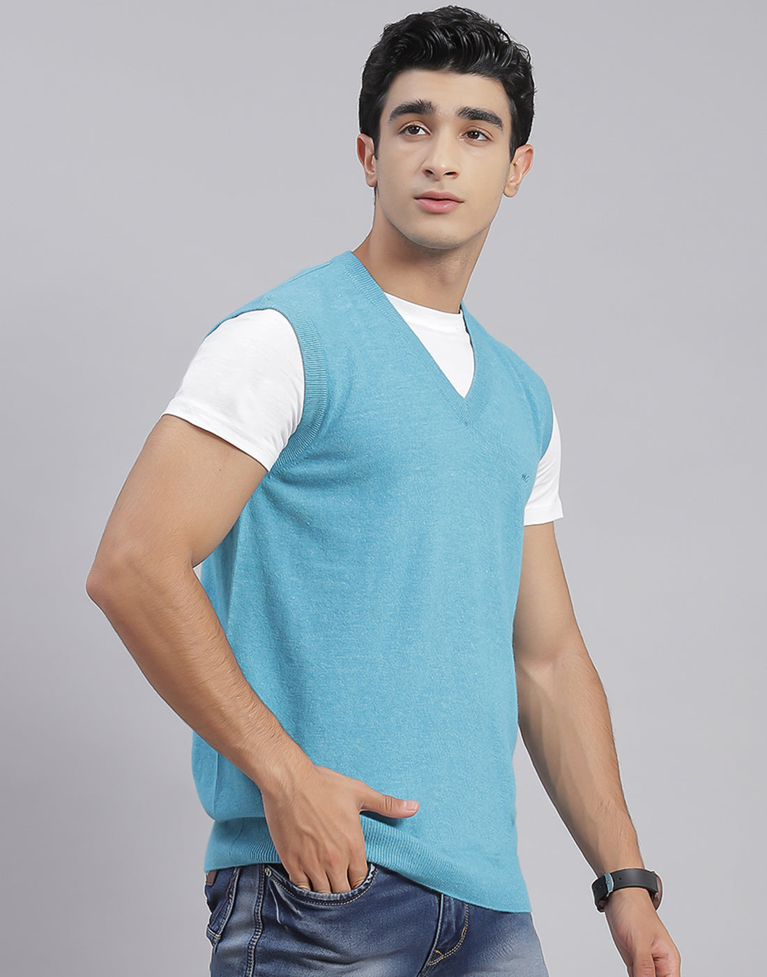 Men Blue Solid V Neck Sleeveless Pullover