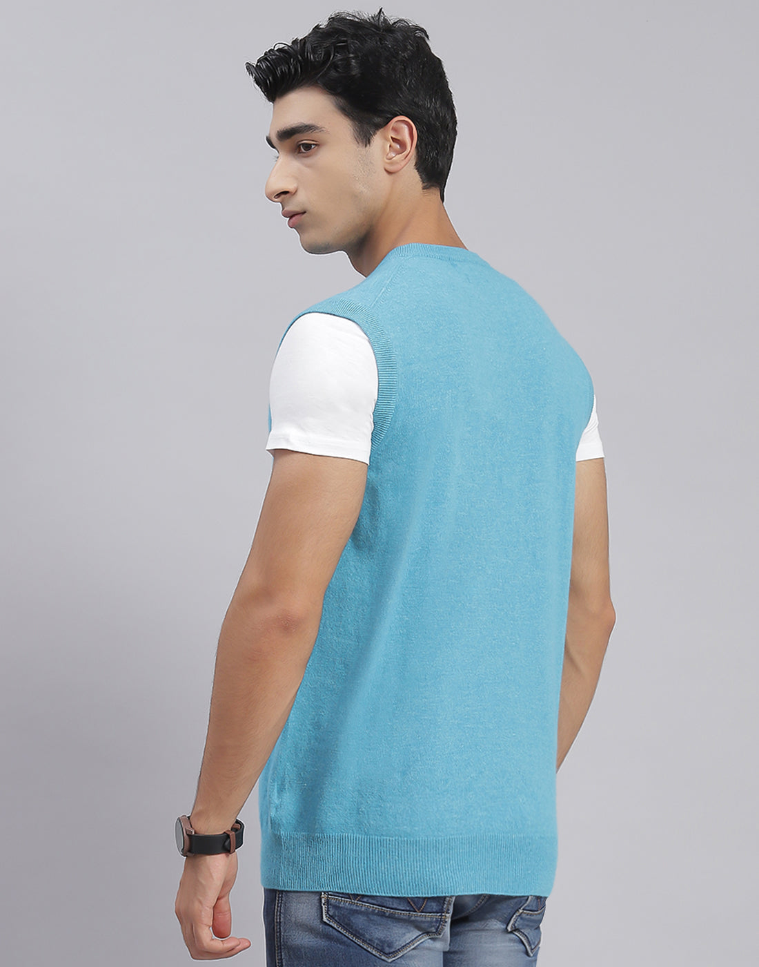 Men Blue Solid V Neck Sleeveless Pullover