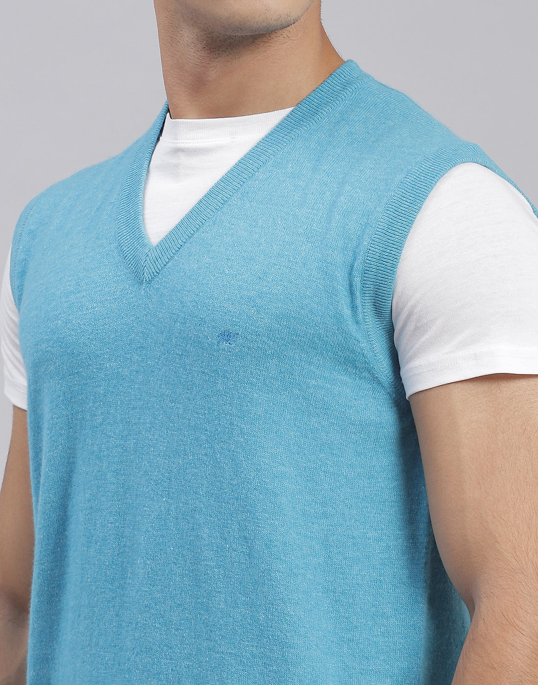 Men Blue Solid V Neck Sleeveless Pullover