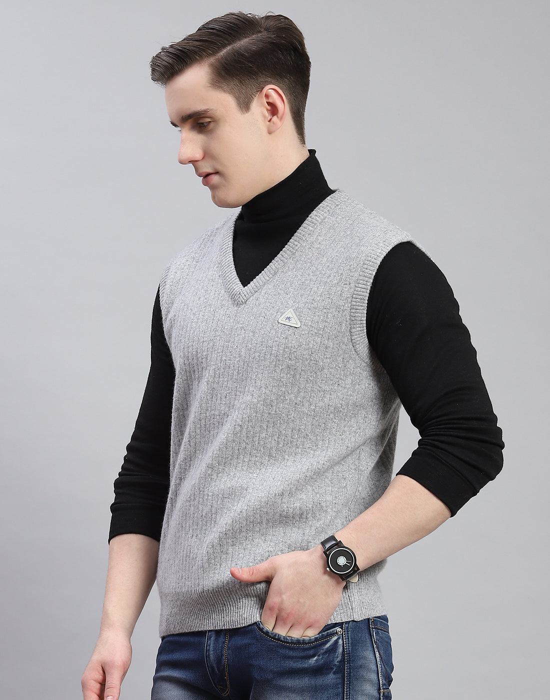 Men Grey Solid V Neck Sleeveless Sweater