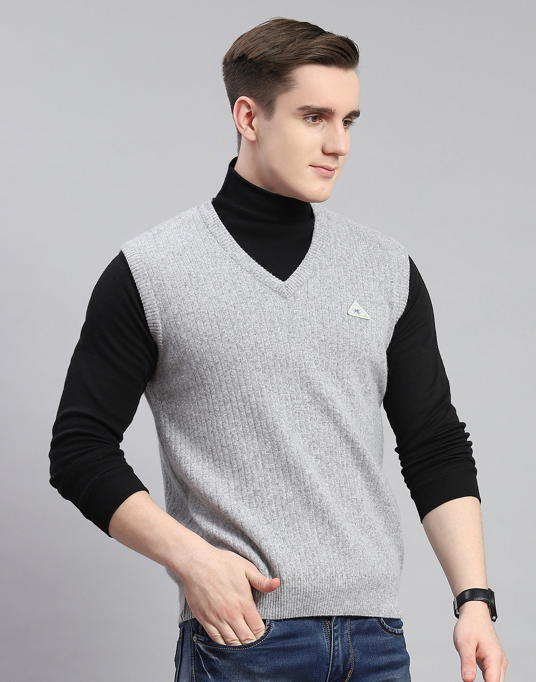 Men Grey Solid V Neck Sleeveless Sweater