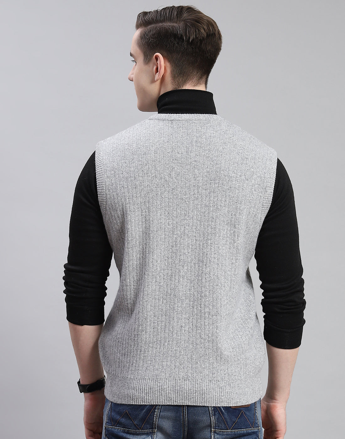 Men Grey Solid V Neck Sleeveless Sweater