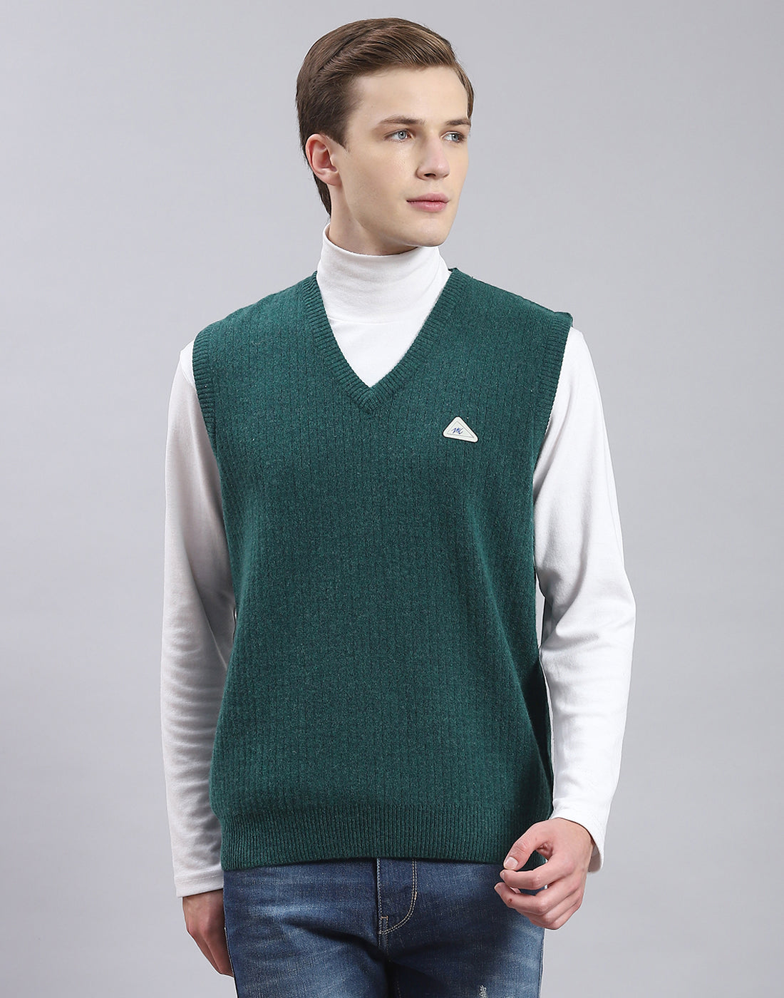 Men Green Solid V Neck Sleeveless Sweater