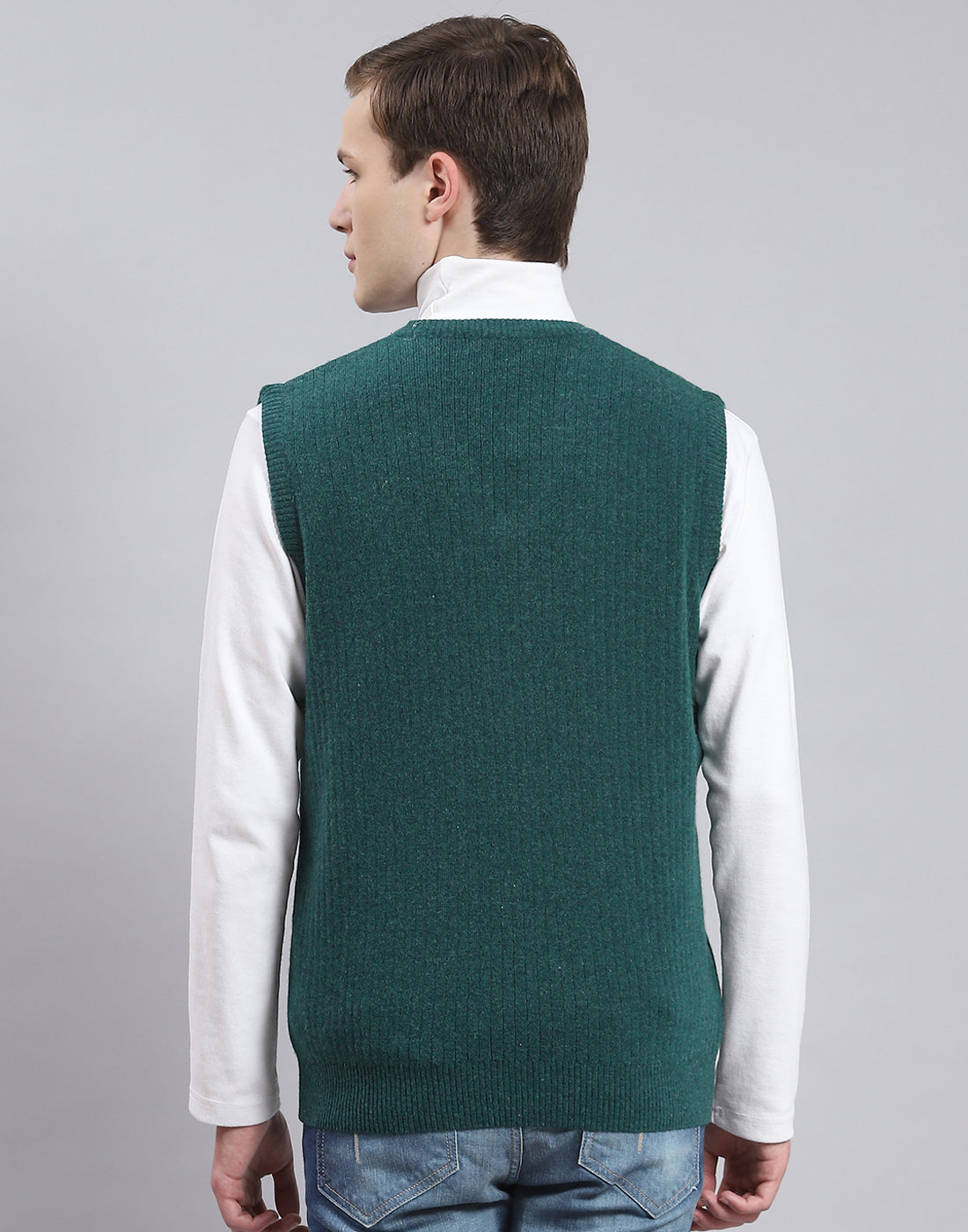 Men Green Solid V Neck Sleeveless Sweater