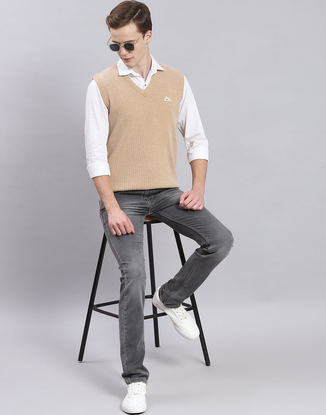 Men Beige Solid V Neck Sleeveless Sweater