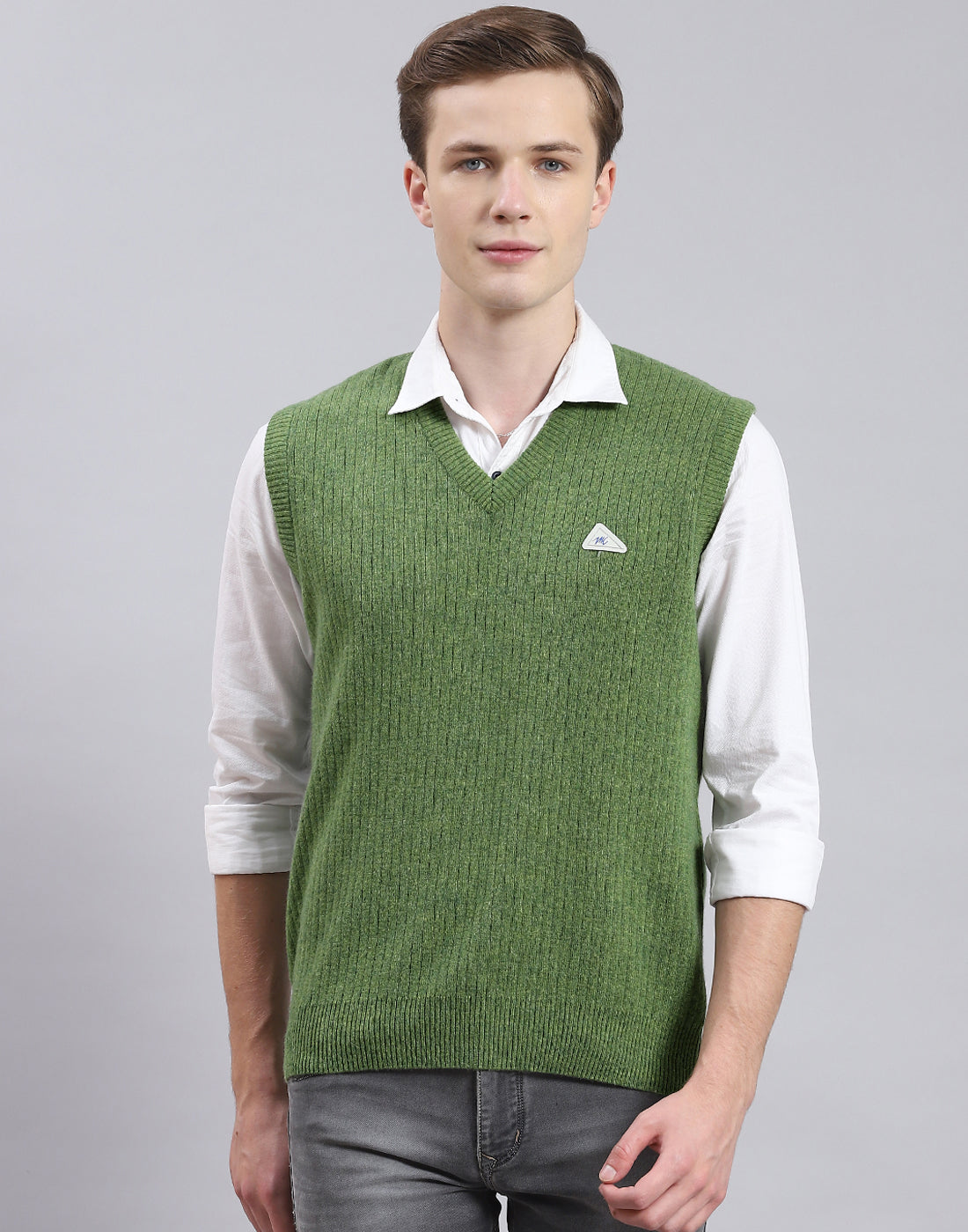 Men Green Solid V Neck Sleeveless Sweater