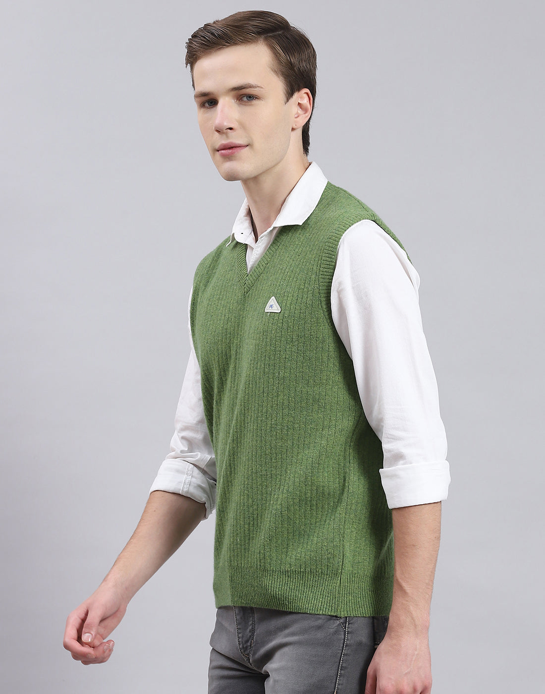 Men Green Solid V Neck Sleeveless Sweater