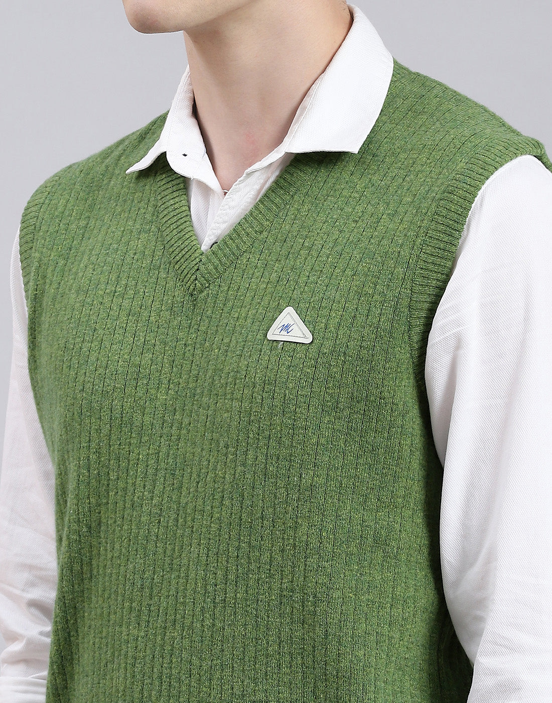 Men Green Solid V Neck Sleeveless Sweater