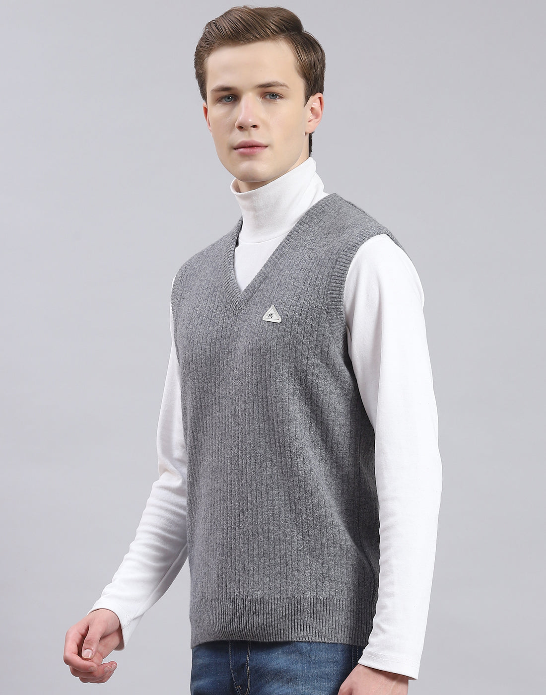 Men Grey Solid V Neck Sleeveless Sweater