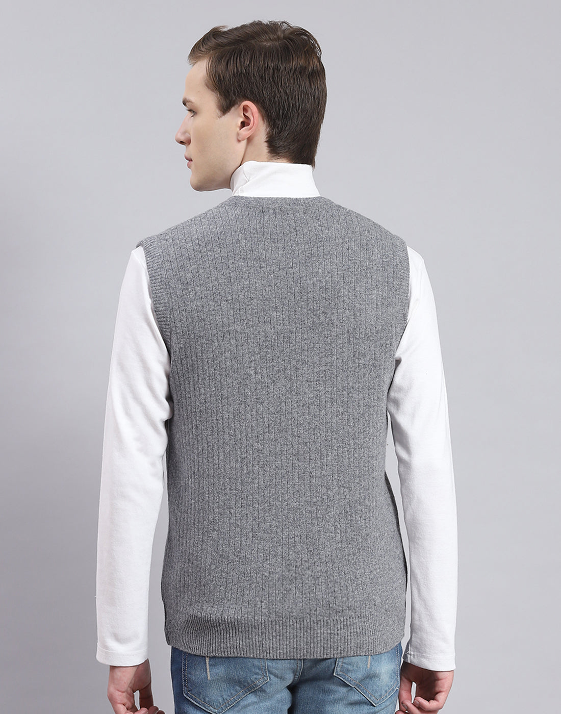 Men Grey Solid V Neck Sleeveless Sweater