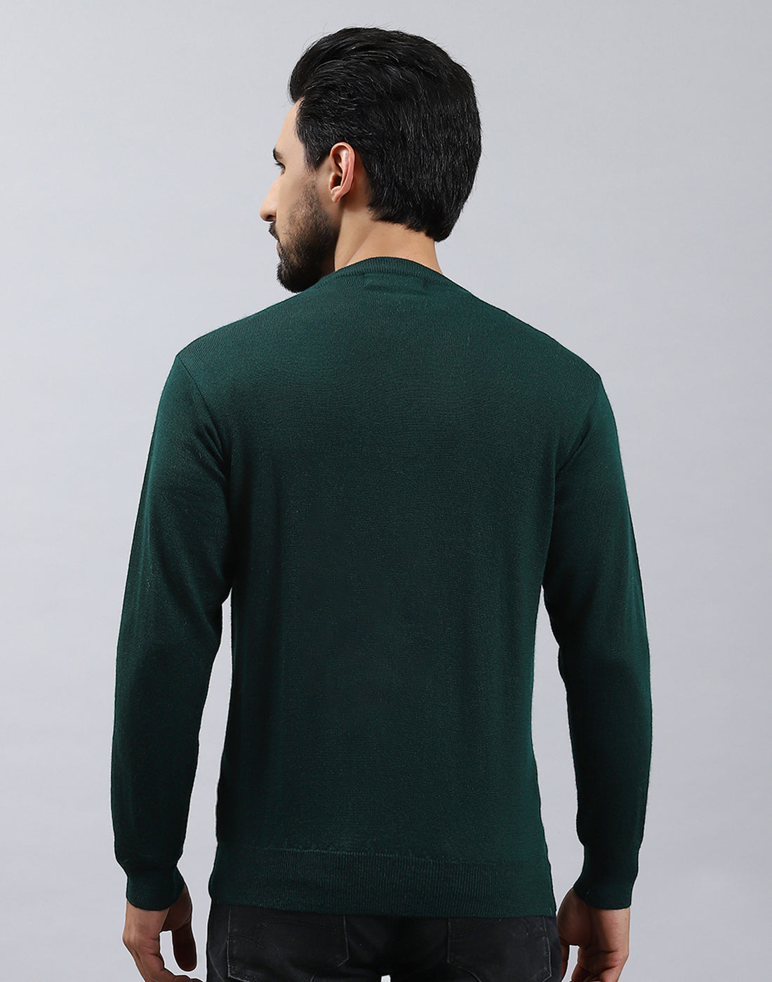 Men Green Solid Round Neck Full Sleeve Pullover