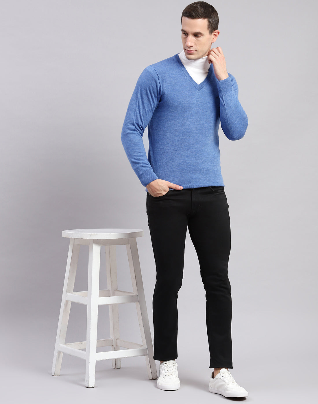 Men Blue Solid V Neck Full Sleeve Pullover