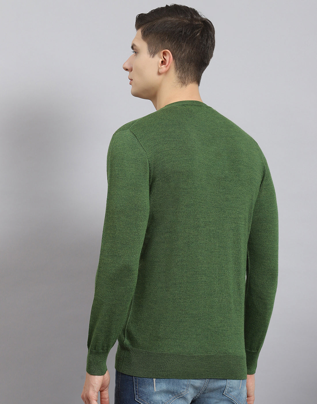 Men Green Solid V Neck Full Sleeve Pullover