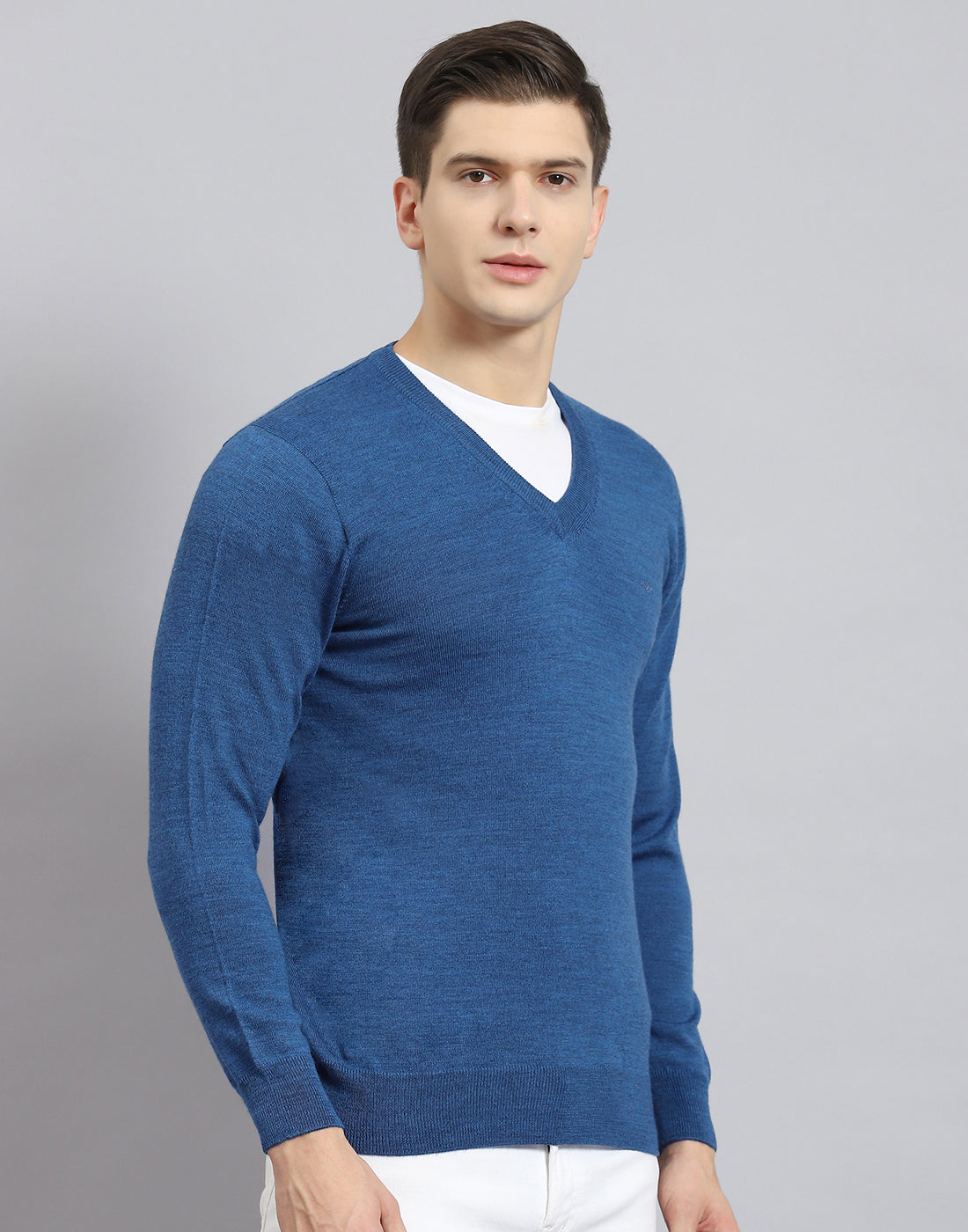 Men Blue Solid V Neck Full Sleeve Pullover