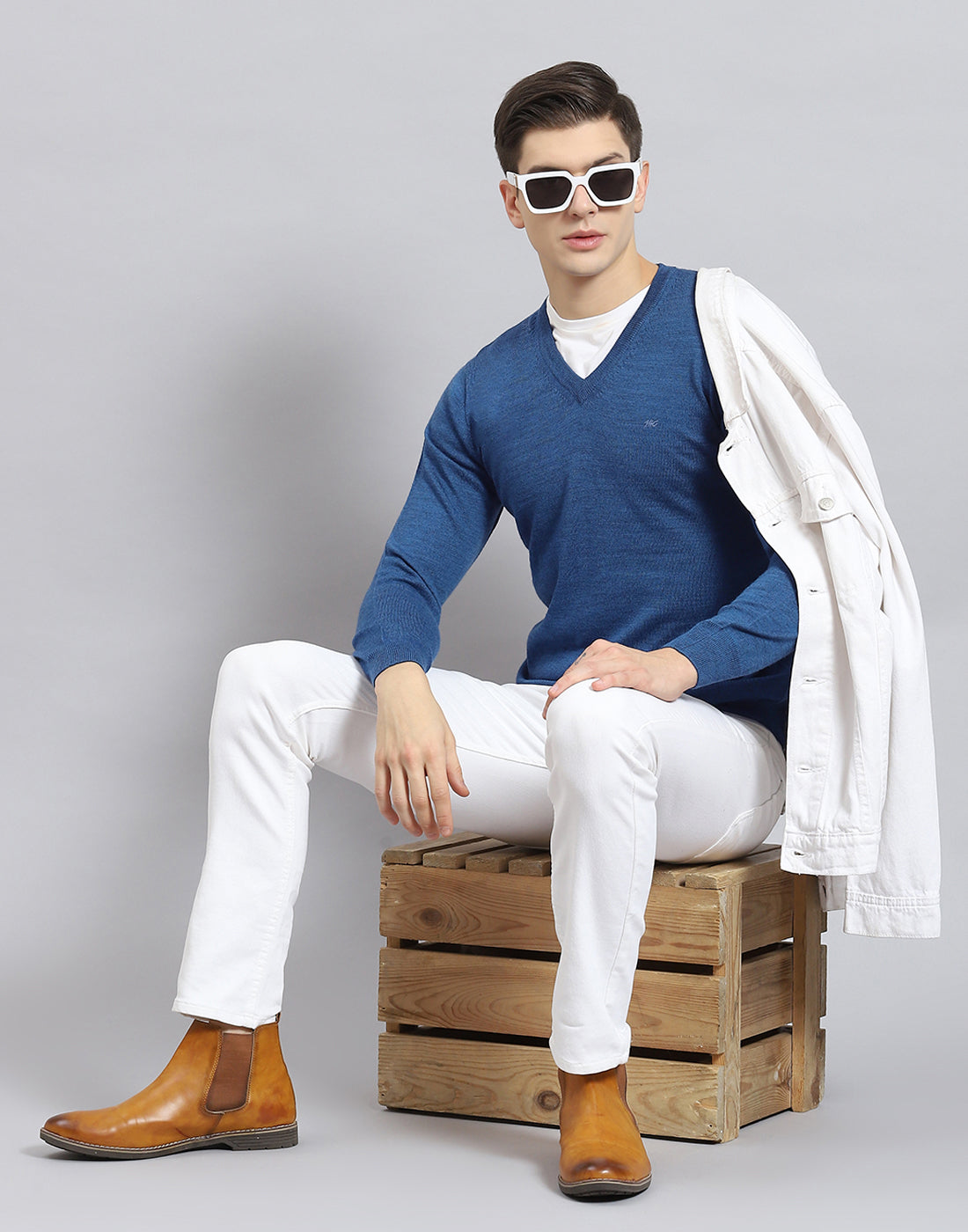 Men Blue Solid V Neck Full Sleeve Pullover