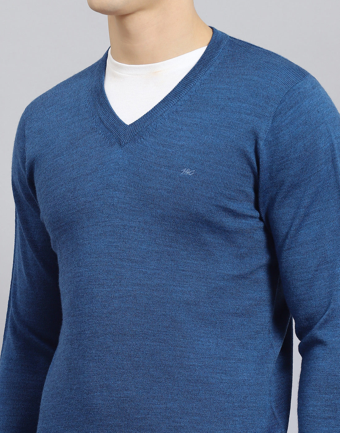 Men Blue Solid V Neck Full Sleeve Pullover