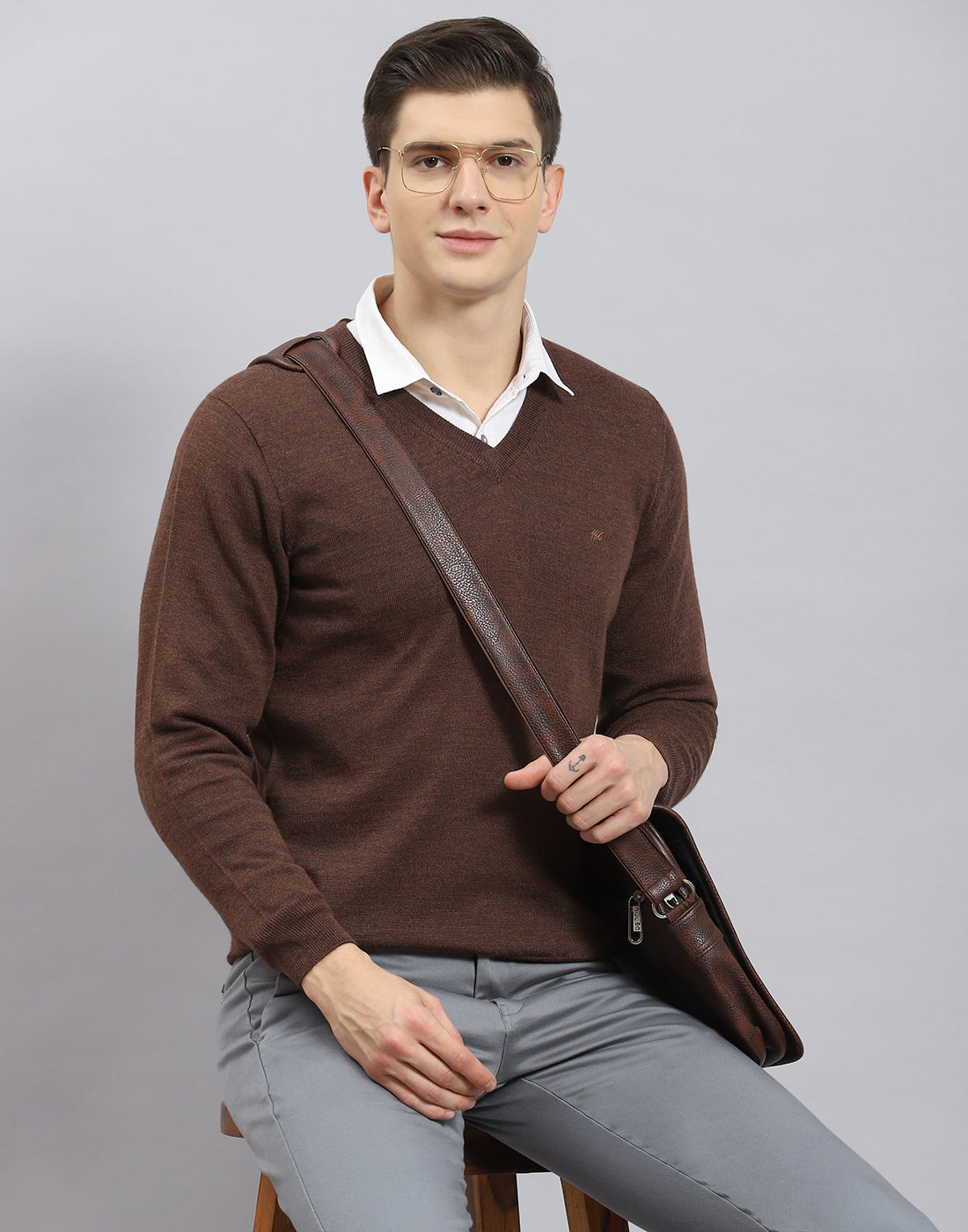 Men Brown Solid V Neck Full Sleeve Pullover