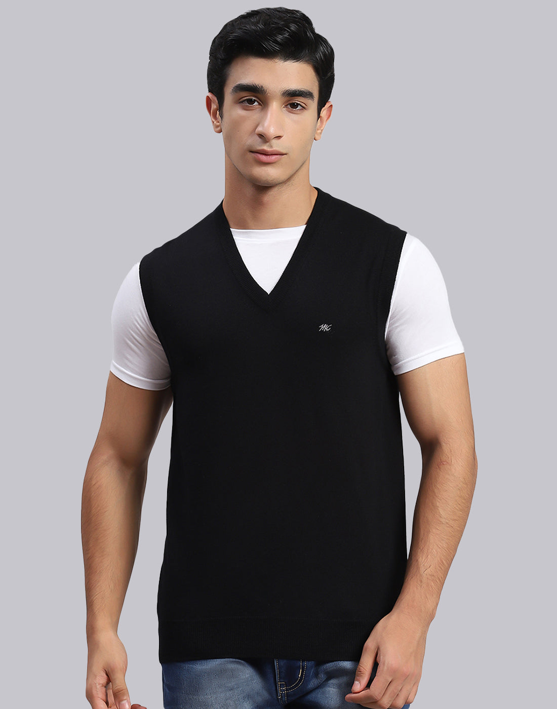 Men Black Solid V Neck Sleeveless Sweater