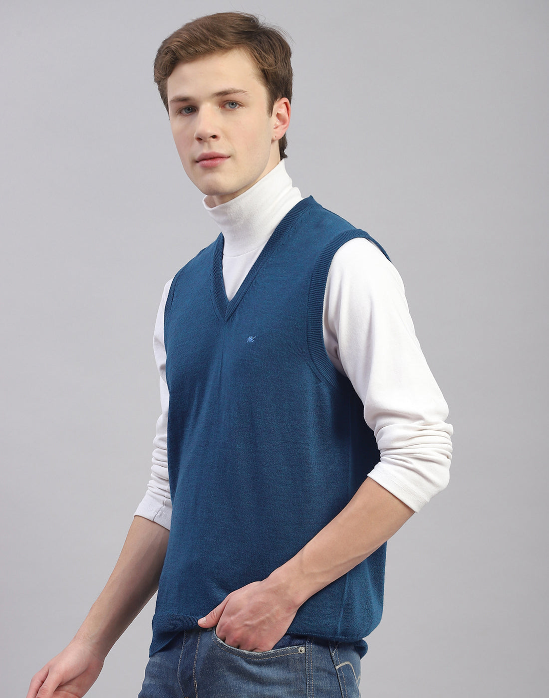 Men Blue Solid V Neck Sleeveless Sweater