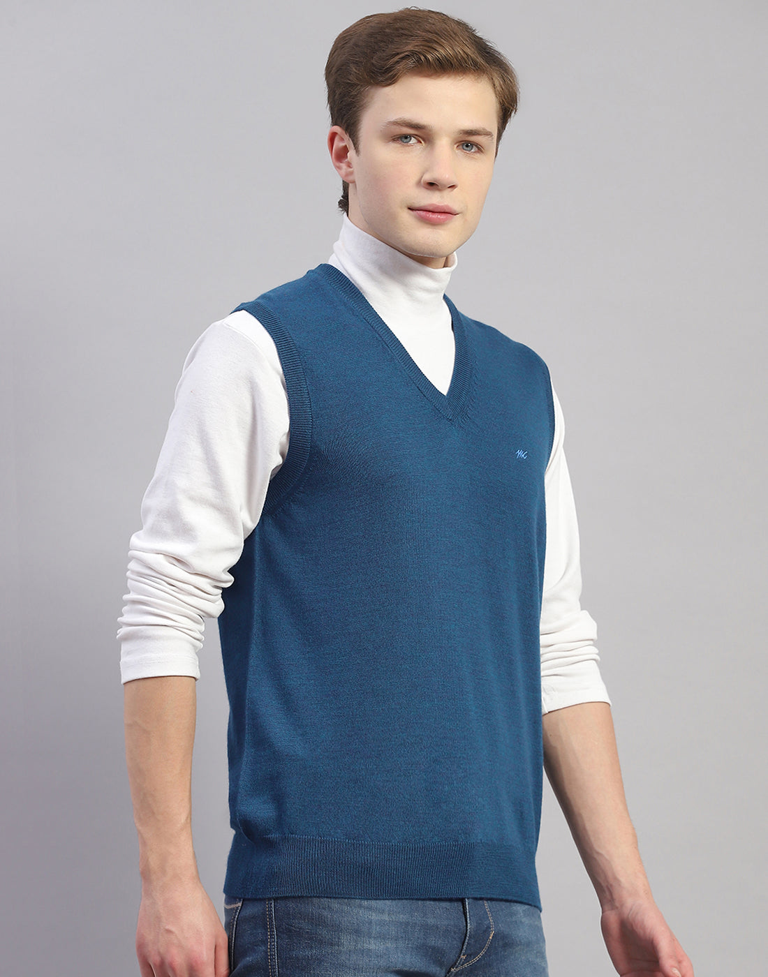 Men Blue Solid V Neck Sleeveless Sweater