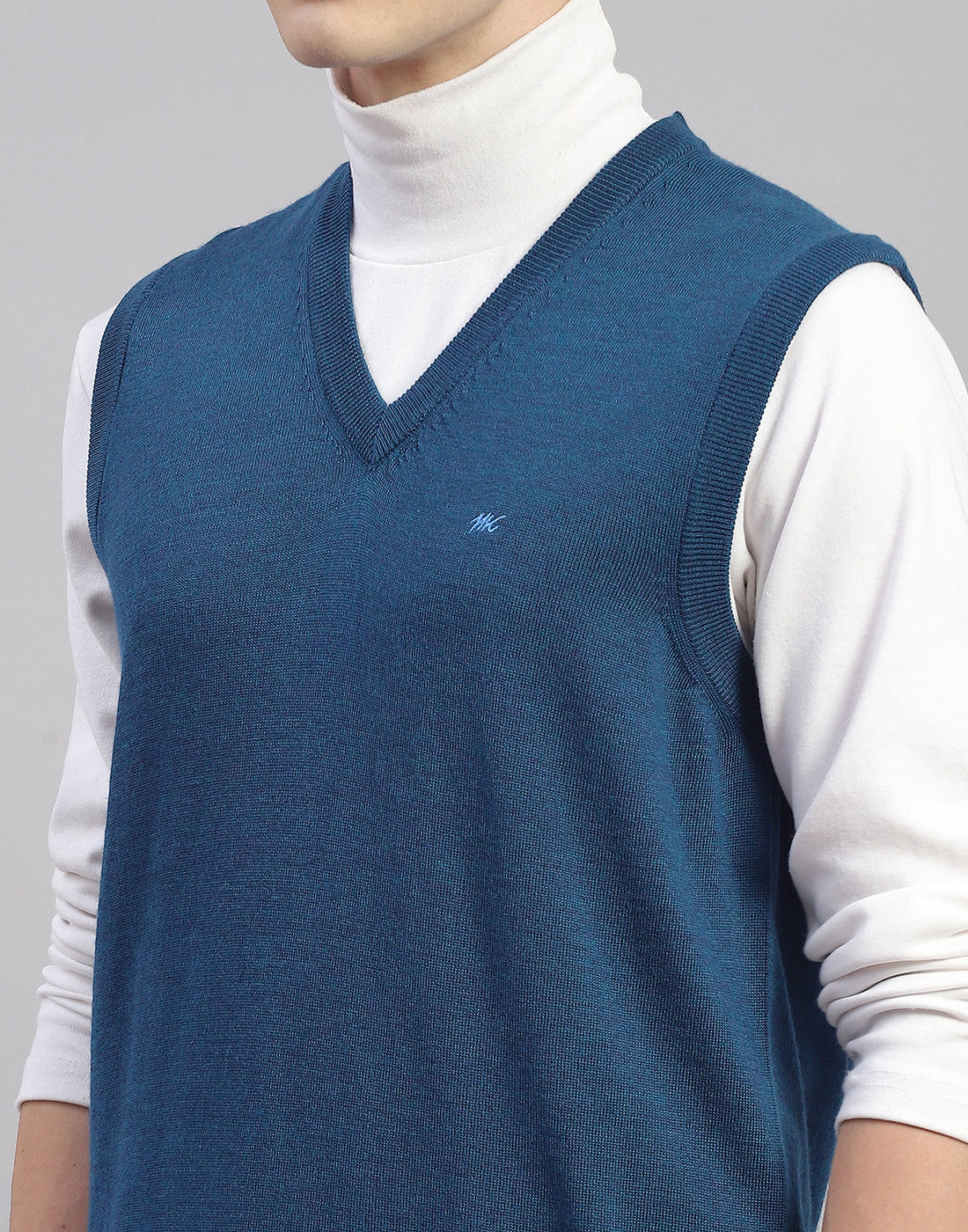 Men Blue Solid V Neck Sleeveless Sweater