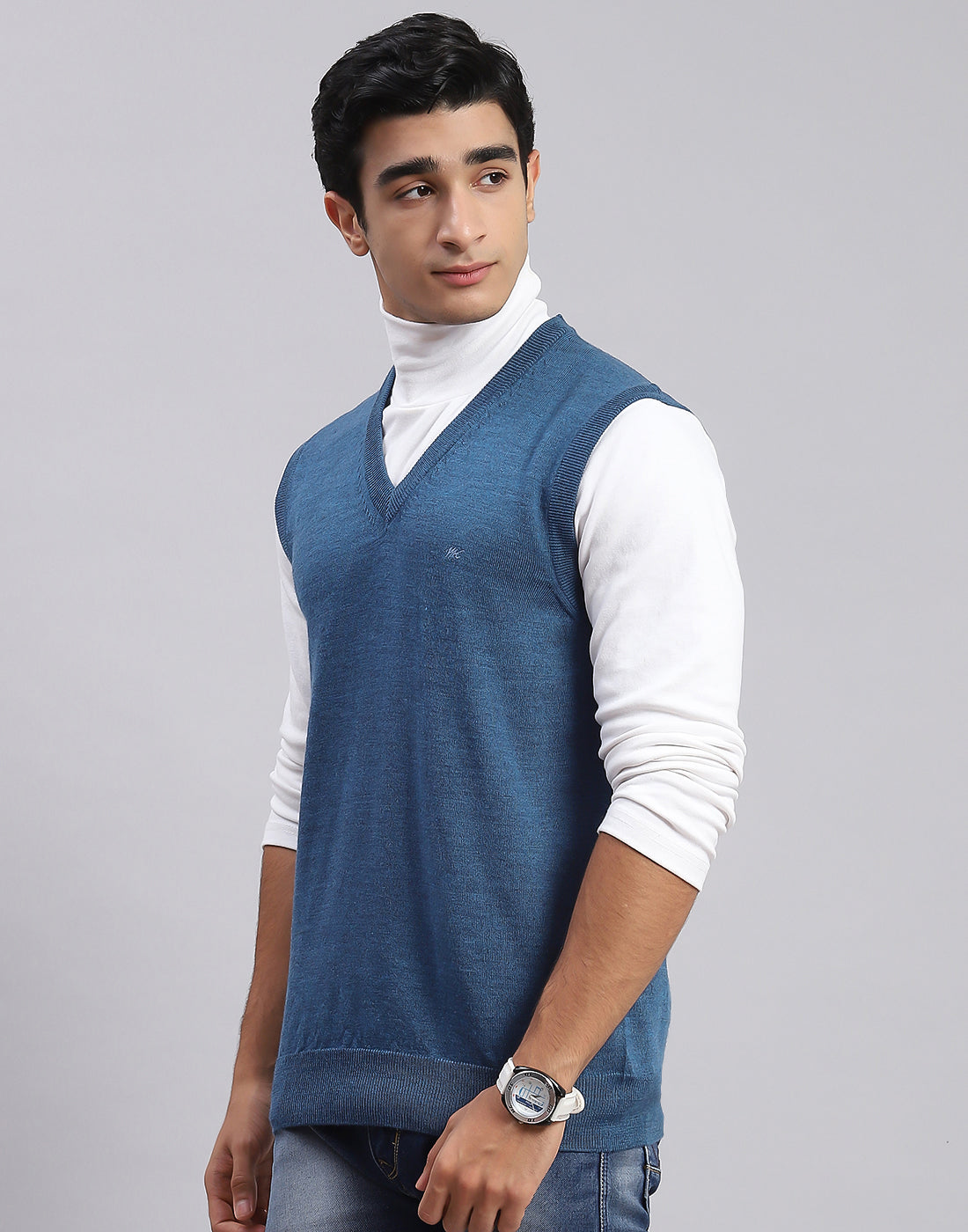 Men Blue Solid V Neck Sleeveless Sweater