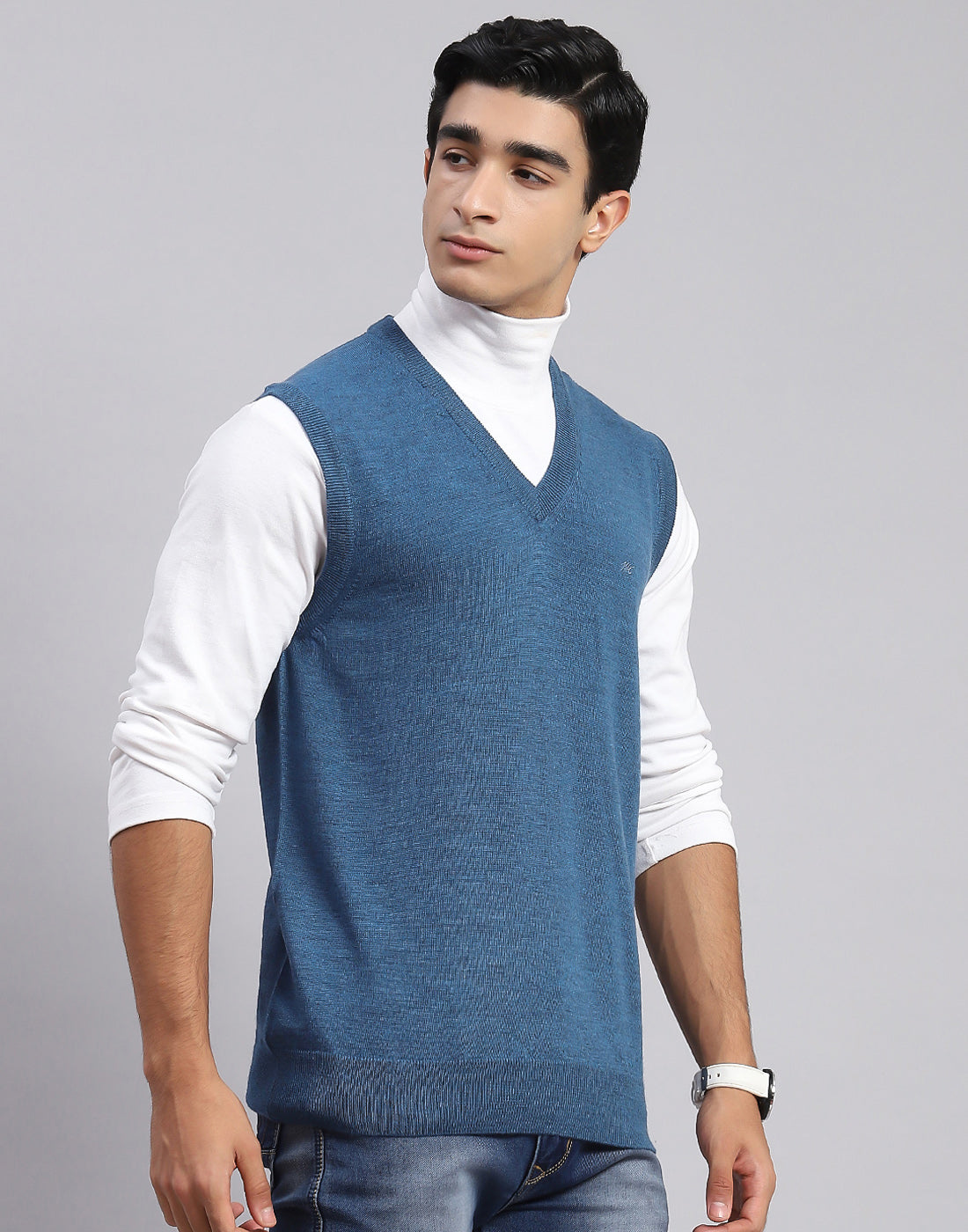 Men Blue Solid V Neck Sleeveless Sweater