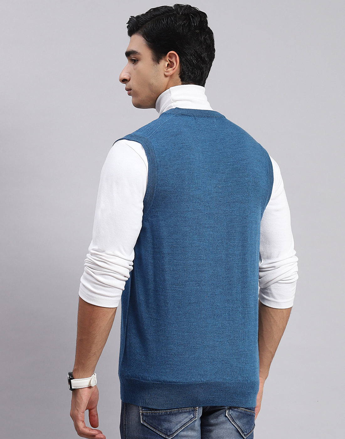 Men Blue Solid V Neck Sleeveless Sweater