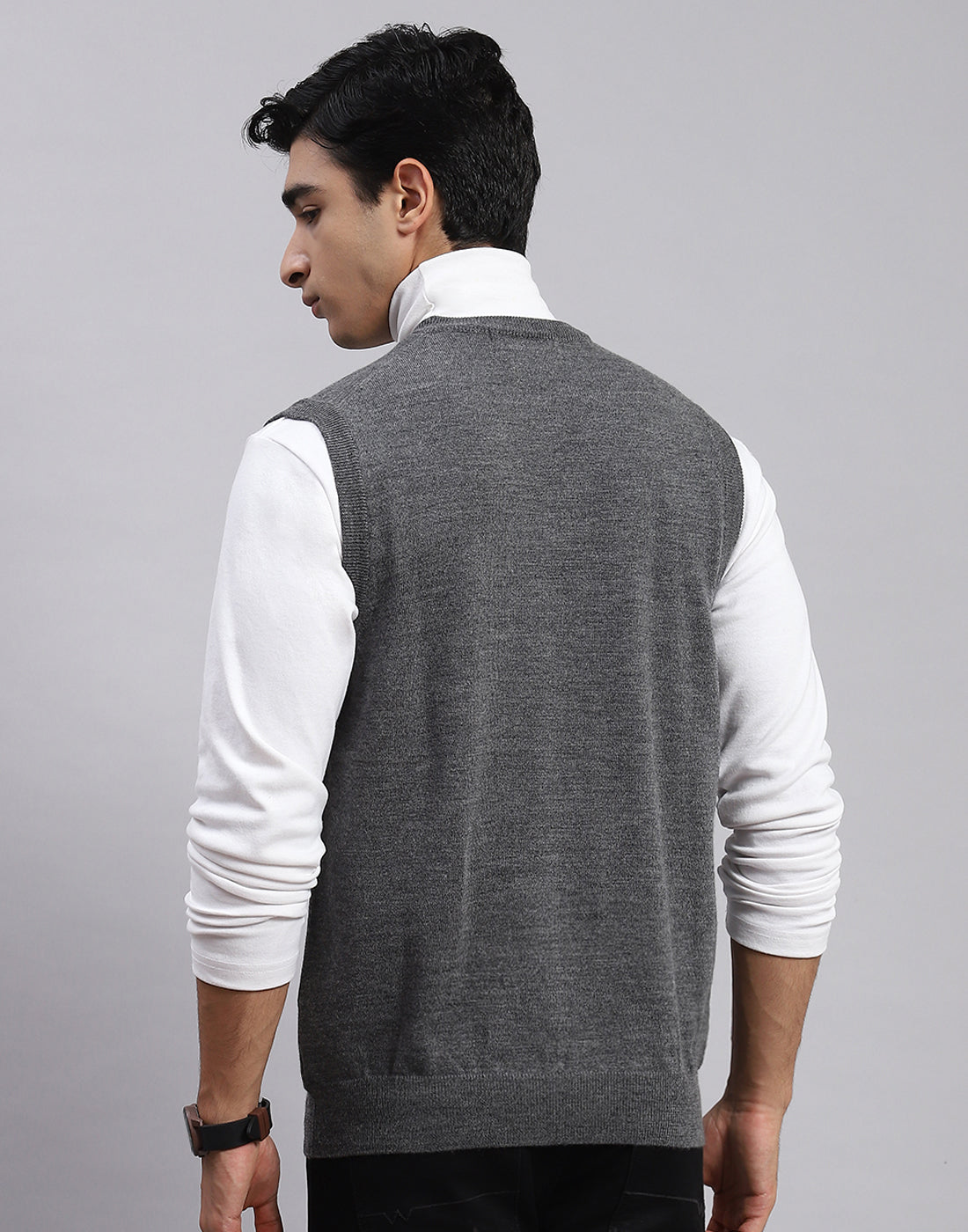 Men Grey Solid V Neck Sleeveless Sweater