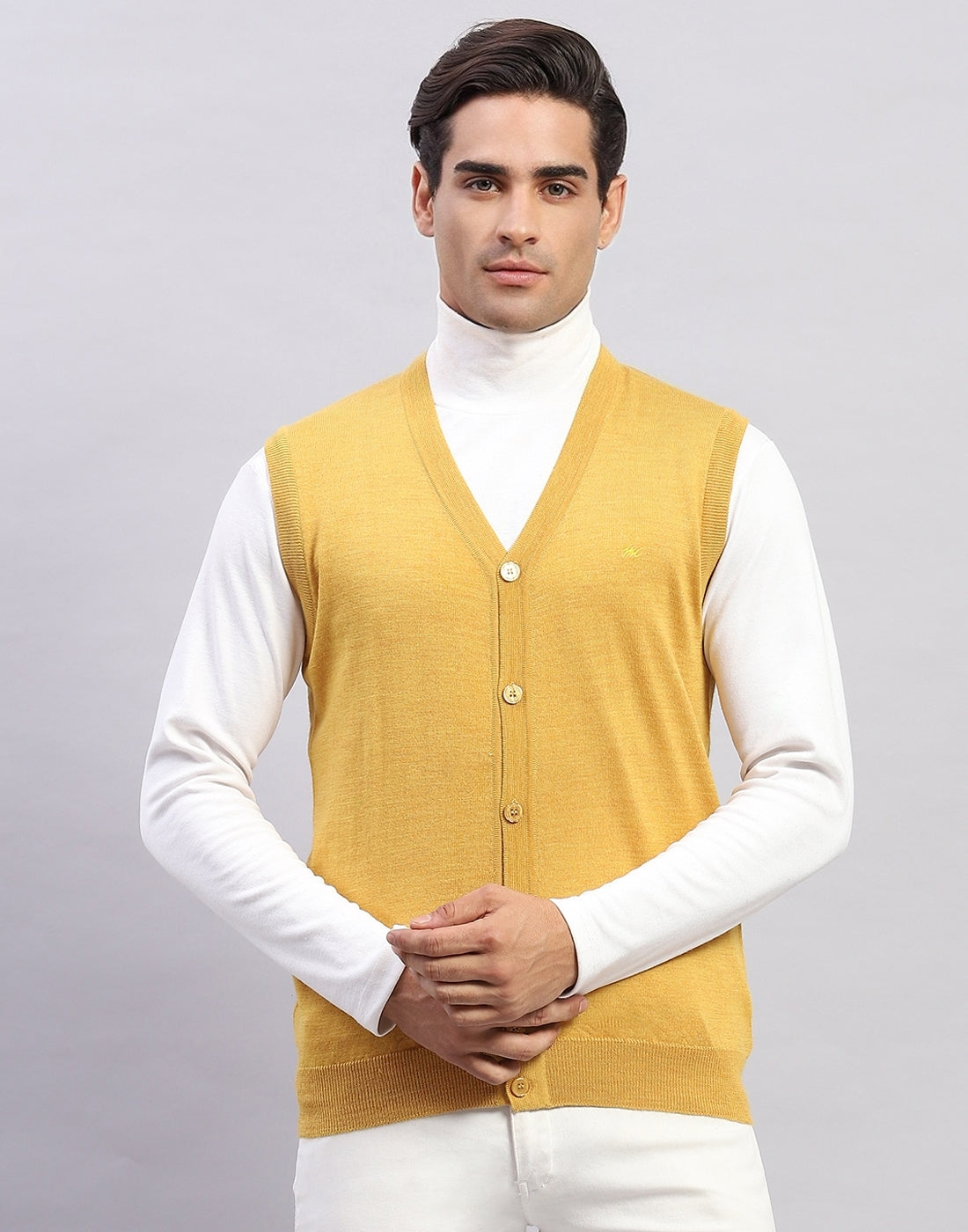 Men Cream Solid V Neck Sleeveless Cardigan