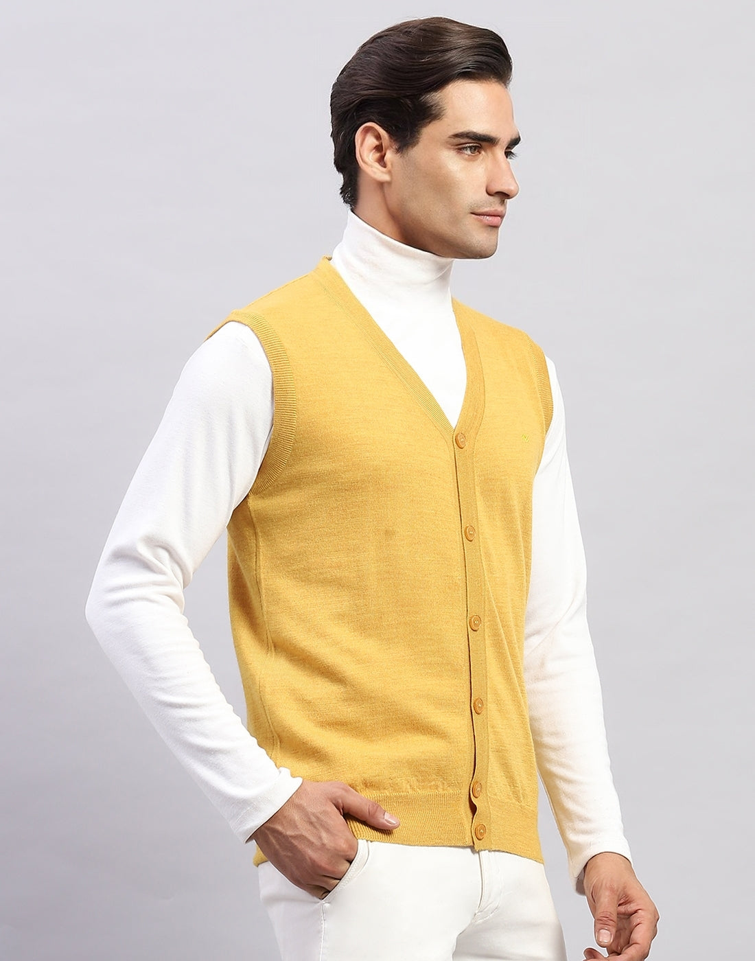 Men Cream Solid V Neck Sleeveless Cardigan